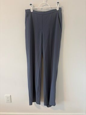 Babaton Aritzia Grey Straight Leg Pull-On Dress Pants | Size 4